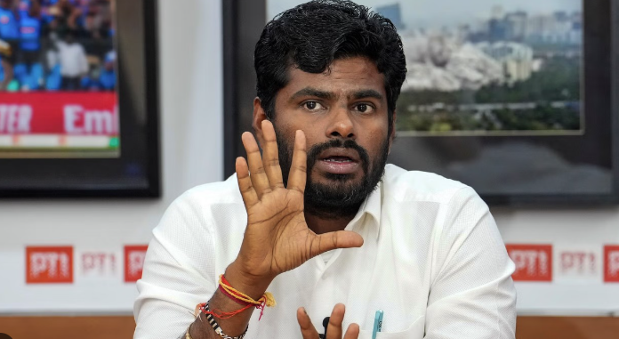 “தமிழக அரசியலில் மாற்றம் தேவை” : அரசியல் குப்பைகளை அகற்ற வேண்டும் என அண்ணாமலை விமர்சனம்